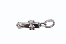 Load image into Gallery viewer, 極美品 CHROME HEARTS クロムハーツ BBY F PPRCHN 2PD ベイビーファットクロス ペンダントトップ ダイヤ 重量約2.0g 片耳用 中古 4b011711