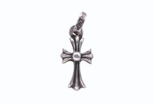 Load image into Gallery viewer, 極美品 CHROME HEARTS クロムハーツ BBY F PPRCHN 2PD ベイビーファットクロス ペンダントトップ 重量約2.1g 片耳用 中古 4b011724