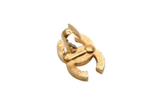Load image into Gallery viewer, 極美品 CHANEL シャネル ココマーク イヤリング 重量約8.1g GP メタル ラインストーン ゴールド クリア 中古 4b011691