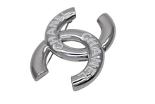 Load image into Gallery viewer, 極美品 CHANEL シャネル ココマーク ブローチ 重量約31.0g B25C刻印 シルバー ホワイト メタル 中古 4b011508
