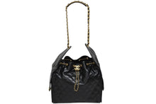 Load image into Gallery viewer, 新品未使用 CHANEL シャネル CHANEL 25 ミディアム ハンドバッグ AS5311 ランダム番台 ココマーク グレインド カーフスキン 中古 4b011647