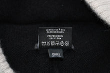 Load image into Gallery viewer, 極美品 CHANEL シャネル ビーニー ニット帽 A62COEHL カシミア ブラック ベージュ ココマーク中古 4b011804