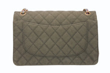 Load image into Gallery viewer, 極美品 CHANEL シャネル キューバコレクション マトラッセ チェーンショルダーバッグ 23番台 キャンバス カーキ ゴールド金具 中古 4b011809