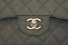 Load image into Gallery viewer, 極美品 CHANEL シャネル キューバコレクション マトラッセ チェーンショルダーバッグ 23番台 キャンバス カーキ ゴールド金具 中古 4b011809