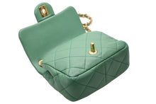 Load image into Gallery viewer, 極美品 CHANEL シャネル ミニマトラッセ オーバル ロゴ チェイン ハンドルフラップバッグ ランダム番台 ラムスキン グリーン ゴールド金具 中古 4b011819