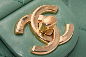極美品 CHANEL シャネル ミニマトラッセ オーバル ロゴ チェイン ハンドルフラップバッグ ランダム番台 ラムスキン グリーン ゴールド金具 中古 4b011819