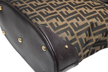 Load image into Gallery viewer, FENDI フェンディ ハンドバッグ ズッカ柄 イタリア製 キャンバス レザー ブラウン ゴールド金具 美品 中古 4b011838