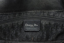 Load image into Gallery viewer, 極美品 CHRISTIAN DIOR クリスチャンディオール ワンショルダーバッグ ロゴプレート ベルトデザイン ブラック シルバー金具 中古 4b011850