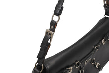Load image into Gallery viewer, 極美品 CHRISTIAN DIOR クリスチャンディオール ワンショルダーバッグ ロゴプレート ベルトデザイン ブラック シルバー金具 中古 4b011850
