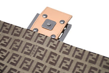 Load image into Gallery viewer, 極美品 FENDI フェンディ ズッキーノ マンマバゲット ショルダーバッグ ブラウン ベージュ 8BR030 コットン キャンバス レザー シルバー金具 中古 4b011852
