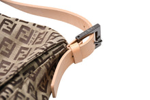 Load image into Gallery viewer, 極美品 FENDI フェンディ ズッキーノ マンマバゲット ショルダーバッグ ブラウン ベージュ 8BR030 コットン キャンバス レザー シルバー金具 中古 4b011852