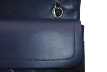 Load image into Gallery viewer, 極美品 CHANEL シャネル マトラッセ クラシック ダブル フラップバッグ ショルダーバッグ 22番台 ラムスキン ブルー シルバー金具 中古 4b011853