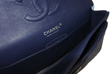 Load image into Gallery viewer, 極美品 CHANEL シャネル マトラッセ クラシック ダブル フラップバッグ ショルダーバッグ 22番台 ラムスキン ブルー シルバー金具 中古 4b011853