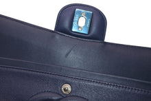 Load image into Gallery viewer, 極美品 CHANEL シャネル マトラッセ クラシック ダブル フラップバッグ ショルダーバッグ 22番台 ラムスキン ブルー シルバー金具 中古 4b011853