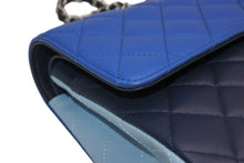 Load image into Gallery viewer, 極美品 CHANEL シャネル マトラッセ クラシック ダブル フラップバッグ ショルダーバッグ 22番台 ラムスキン ブルー シルバー金具 中古 4b011853