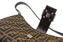 Load image into Gallery viewer, FENDI フェンディ ズッカ マンマバゲット ワンショルダーバッグ ブラウン コットンキャンバス レザー シルバー金具 美品 中古 4b011859