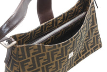 Load image into Gallery viewer, FENDI フェンディ ズッカ マンマバゲット ワンショルダーバッグ ブラウン コットンキャンバス レザー シルバー金具 美品 中古 4b011859