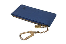 Load image into Gallery viewer, LOUIS VUITTON ルイ ヴィトン ポシェット クレ コインケース M63805 ブルー エピレザー ゴールド金具 美品 中古 4b011867