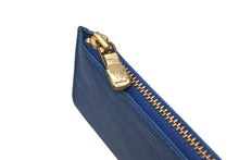 Load image into Gallery viewer, LOUIS VUITTON ルイ ヴィトン ポシェット クレ コインケース M63805 ブルー エピレザー ゴールド金具 美品 中古 4b011867