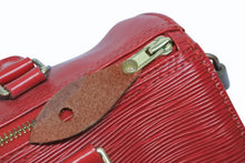 Load image into Gallery viewer, LOUIS VUITTON ルイヴィトン スピーディ25 ハンドバッグ エピレザー M43017 カスティリアンレッド 美品 中古 4b011870