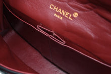 Load image into Gallery viewer, CHANEL シャネル タイムレスクラシック Wフラップ Wチェーンショルダーバッグ 1番台 ココマーク ラムスキン ゴールド金具 美品 中古 4b011900