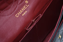 Load image into Gallery viewer, CHANEL シャネル タイムレスクラシック Wフラップ Wチェーンショルダーバッグ 1番台 ココマーク ラムスキン ゴールド金具 美品 中古 4b011900