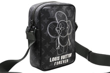 Load image into Gallery viewer, LOUIS VUITTON ルイヴィトン ダヌーブPM ヴィヴィエンヌ ショルダーバッグ M43677 モノグラ シャドウ レザー ブラック金具 美品 中古 4b011645