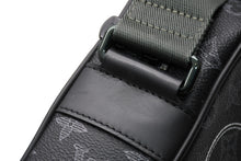 Load image into Gallery viewer, LOUIS VUITTON ルイヴィトン ダヌーブPM ヴィヴィエンヌ ショルダーバッグ M43677 モノグラ シャドウ レザー ブラック金具 美品 中古 4b011645