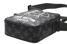 Load image into Gallery viewer, LOUIS VUITTON ルイヴィトン ダヌーブPM ヴィヴィエンヌ ショルダーバッグ M43677 モノグラ シャドウ レザー ブラック金具 美品 中古 4b011645