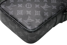 Load image into Gallery viewer, LOUIS VUITTON ルイヴィトン ダヌーブPM ヴィヴィエンヌ ショルダーバッグ M43677 モノグラ シャドウ レザー ブラック金具 美品 中古 4b011645