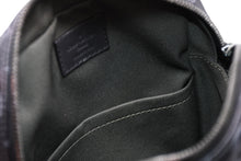 Load image into Gallery viewer, LOUIS VUITTON ルイヴィトン ダヌーブPM ヴィヴィエンヌ ショルダーバッグ M43677 モノグラ シャドウ レザー ブラック金具 美品 中古 4b011645