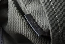 Load image into Gallery viewer, LOUIS VUITTON ルイヴィトン ダヌーブPM ヴィヴィエンヌ ショルダーバッグ M43677 モノグラ シャドウ レザー ブラック金具 美品 中古 4b011645