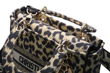 Load image into Gallery viewer, 極美品 Christian Dior クリスチャンディオール ミディアム 21年 レディディオール レオパード 2WAYハンドバッグ キャンバス 中古 4b011768
