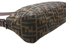 Load image into Gallery viewer, 極美品 FENDI フェンディ ズッカ マンマバゲット ショルダーバッグ 26725 ブラウン キャンバス レザー シルバー金具 中古 4b011904