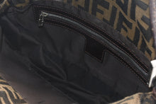 Load image into Gallery viewer, 極美品 FENDI フェンディ ズッカ マンマバゲット ショルダーバッグ 26725 ブラウン キャンバス レザー シルバー金具 中古 4b011904