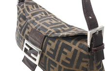 Load image into Gallery viewer, 極美品 FENDI フェンディ ズッカ マンマバゲット ショルダーバッグ 26725 ブラウン キャンバス レザー シルバー金具 中古 4b011904