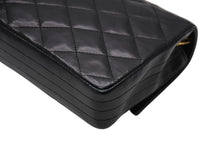 Load image into Gallery viewer, CHANEL シャネル ショルダーバッグ チェーンショルダー デカココ マトラッセ プッシュロック ラムスキン 0番台 ゴールド金具 美品 中古 4b011906