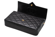 Load image into Gallery viewer, CHANEL シャネル ショルダーバッグ チェーンショルダー デカココ マトラッセ プッシュロック ラムスキン 0番台 ゴールド金具 美品 中古 4b011906