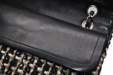 Load image into Gallery viewer, 極美品 CHANEL シャネル マトラッセ25 Wフラップ Wチェーンショルダーバッグ 7番台 ココマーク ツイード カーフスキン シルバー金具 中古 4b011908