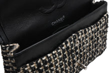 Load image into Gallery viewer, 極美品 CHANEL シャネル マトラッセ25 Wフラップ Wチェーンショルダーバッグ 7番台 ココマーク ツイード カーフスキン シルバー金具 中古 4b011908