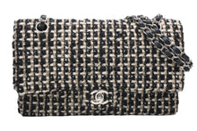 Load image into Gallery viewer, 極美品 CHANEL シャネル マトラッセ25 Wフラップ Wチェーンショルダーバッグ 7番台 ココマーク ツイード カーフスキン シルバー金具 中古 4b011908