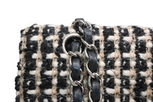 Load image into Gallery viewer, 極美品 CHANEL シャネル マトラッセ25 Wフラップ Wチェーンショルダーバッグ 7番台 ココマーク ツイード カーフスキン シルバー金具 中古 4b011908