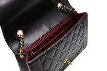Load image into Gallery viewer, CHANEL シャネル ダイアナ25 マトラッセチェーンショルダーバッグ ココマーク 2番台 ラムスキン ブラウン ゴールド 美品 中古 4b011909