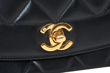 Load image into Gallery viewer, CHANEL シャネル ダイアナ25 マトラッセチェーンショルダーバッグ ココマーク 2番台 ラムスキン ブラウン ゴールド 美品 中古 4b011909