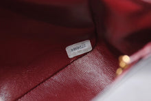 Load image into Gallery viewer, CHANEL シャネル ダイアナ25 マトラッセチェーンショルダーバッグ ココマーク 2番台 ラムスキン ブラウン ゴールド 美品 中古 4b011909