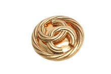 Load image into Gallery viewer, 極美品 CHANEL シャネル ココマーク イヤリング 重量約29.2g 93P刻印 GP メタル ゴールド ヴィンテージ 両耳用 中古 4b011922