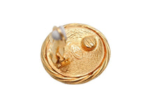 Load image into Gallery viewer, 極美品 CHANEL シャネル ココマーク イヤリング 重量約29.2g 93P刻印 GP メタル ゴールド ヴィンテージ 両耳用 中古 4b011922