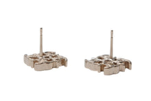 Load image into Gallery viewer, 新品同様品 CHANEL シャネル 4連ココマーク ピアス A24B シルバー メタル 重量3.0g 中古 4b011930