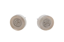 Load image into Gallery viewer, 極美品 CHANEL シャネル ココマーク ピアス 重量約1.9g 99A刻印 メタル 樹脂 ホワイト シルバー クリア 両耳用 中古 4b011942