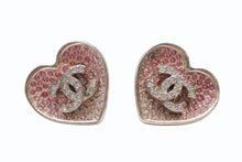 Load image into Gallery viewer, CHANEL シャネル ハートココマーク ピアス 重量約14.6g C23P刻印 GP メタル ラインストーン ゴールド ピンク クリア 両耳用 美品 中古 4b011945